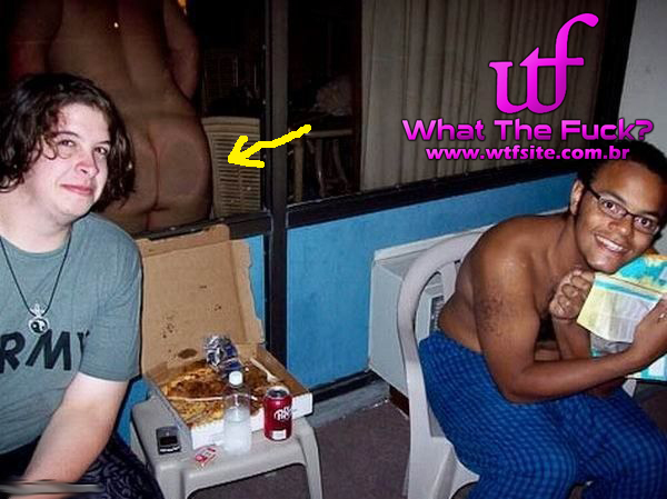 Bunda na janela © Google... brincadeira! wtfsite.com.br